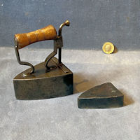R. Bates Small Box Iron