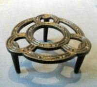 Cast Iron Potstand   P32