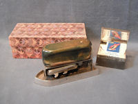 Boudoir Iron in Box   LI30