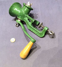 Green Enamelled Mincer K138