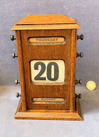 Oak Desk Calendar DC10