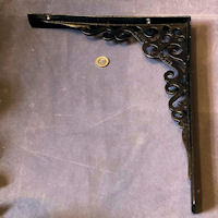 Single Kenrick Cast Iron Shelf Bracket B144