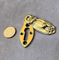 WT&S Brass Keyhole with Cover KC612